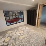 Casa de Férias L'atelier Du Clos Avec Jacuzzi