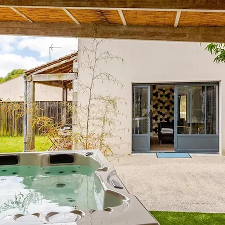 Сasa de vacaciones L'atelier Du Clos Avec Jacuzzi *